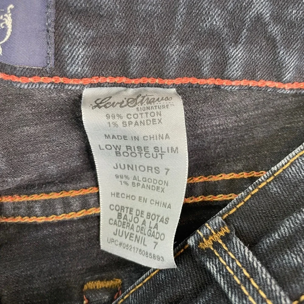 Levi Strauss Signature Womens Juniors 7 Dark Wash Low Rise Slim Bootcut Jeans